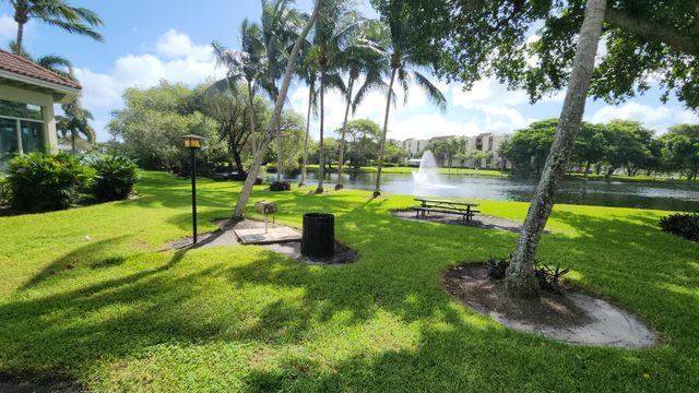 820 Lavers Circle G306, Delray Beach, FL 33444