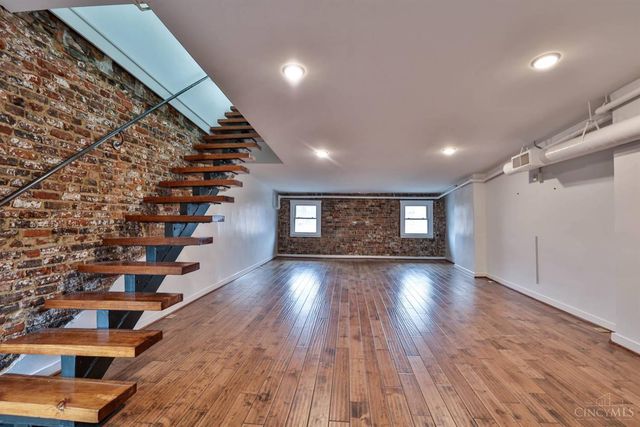 1203 Vine Street, Cincinnati, OH 45202