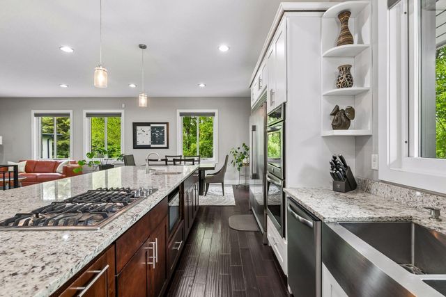 2900 Skyline Drive, Eagan, MN 55121