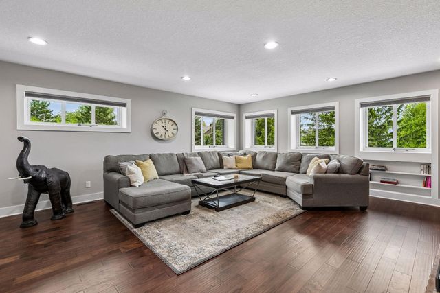 2900 Skyline Drive, Eagan, MN 55121
