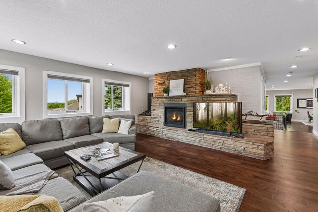 2900 Skyline Drive, Eagan, MN 55121
