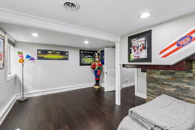 2900 Skyline Drive, Eagan, MN 55121