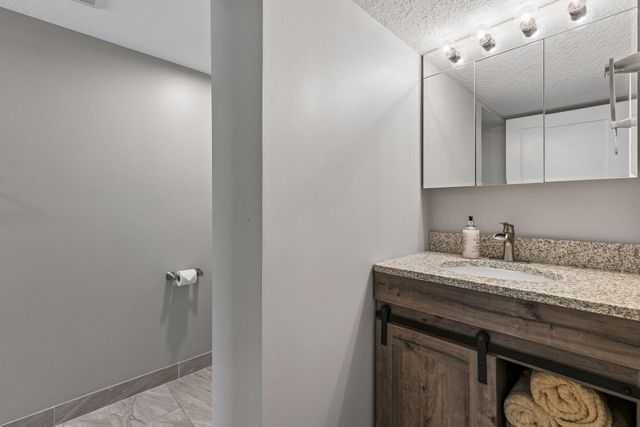 2900 Skyline Drive, Eagan, MN 55121