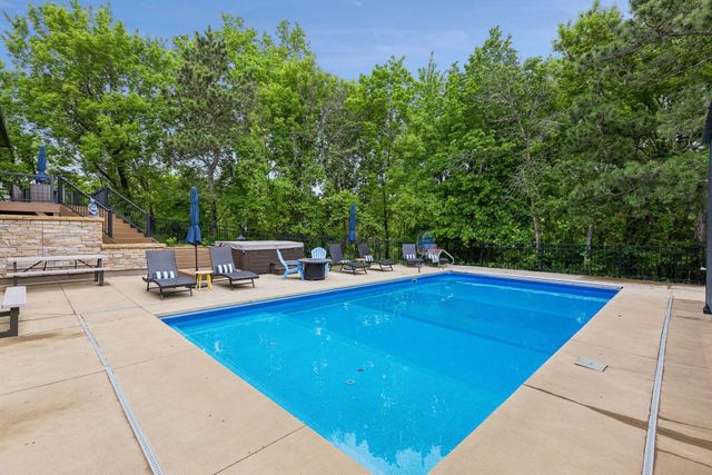 2900 Skyline Drive, Eagan, MN 55121