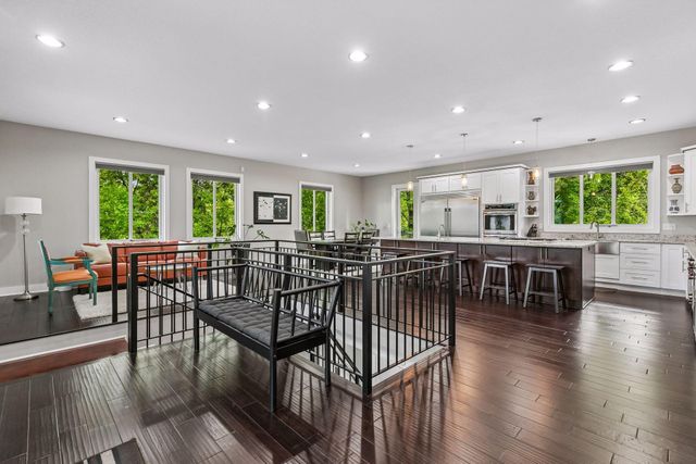 2900 Skyline Drive, Eagan, MN 55121