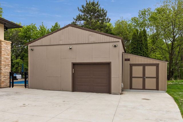 2900 Skyline Drive, Eagan, MN 55121