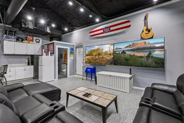 2900 Skyline Drive, Eagan, MN 55121