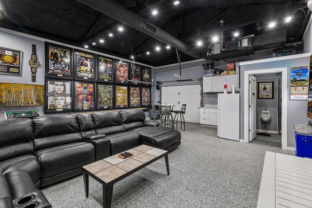 2900 Skyline Drive, Eagan, MN 55121