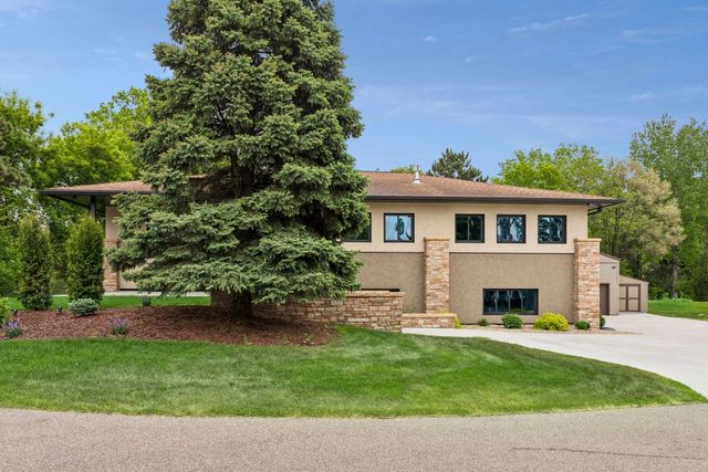 2900 Skyline Drive, Eagan, MN 55121