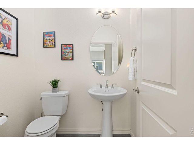 1324 Country Ct, Longmont, CO 80501