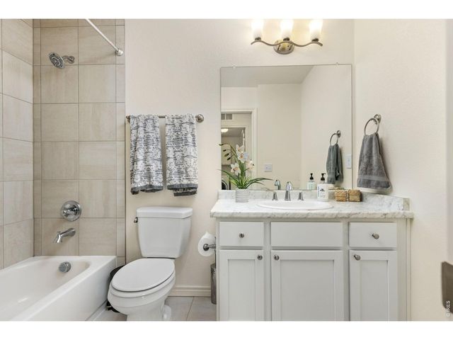 1324 Country Ct, Longmont, CO 80501
