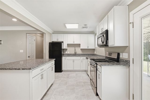 225 Sandalwood Dr, Cranberry Twp, PA 16066