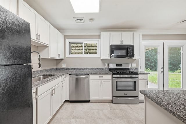 225 Sandalwood Dr, Cranberry Twp, PA 16066