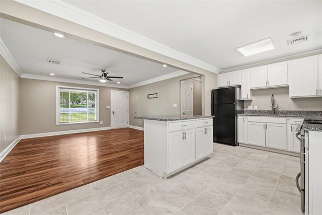 225 Sandalwood Dr, Cranberry Twp, PA 16066