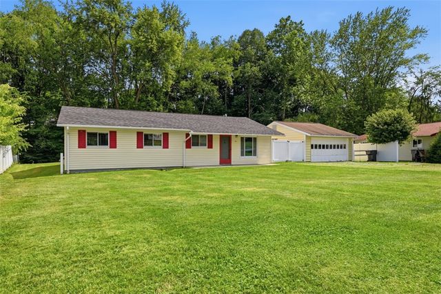 225 Sandalwood Dr, Cranberry Twp, PA 16066