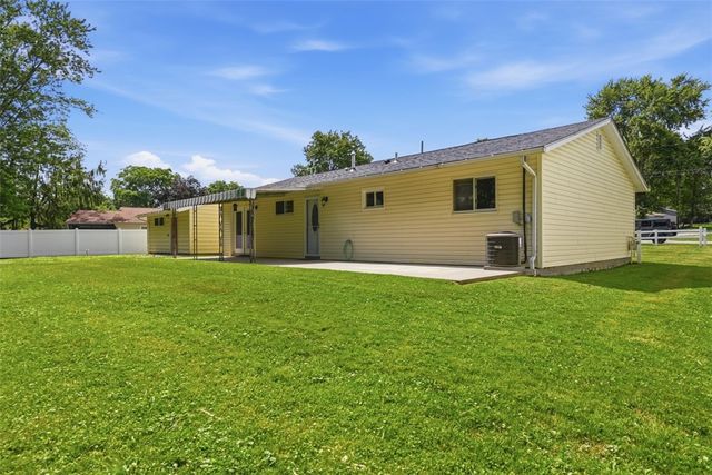 225 Sandalwood Dr, Cranberry Twp, PA 16066