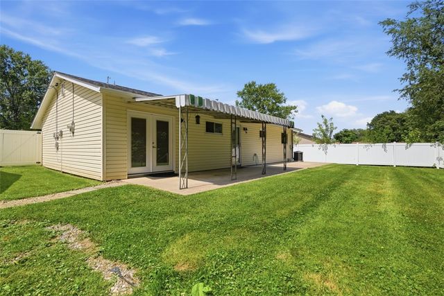225 Sandalwood Dr, Cranberry Twp, PA 16066