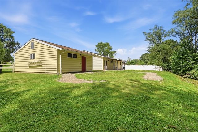 225 Sandalwood Dr, Cranberry Twp, PA 16066