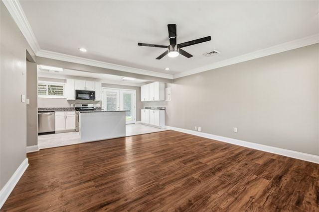 225 Sandalwood Dr, Cranberry Twp, PA 16066