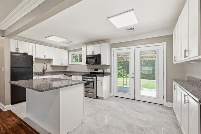 225 Sandalwood Dr, Cranberry Twp, PA 16066