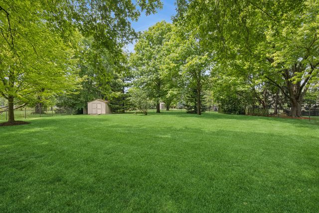 730 Yorktown Drive, Algonquin, IL 60102