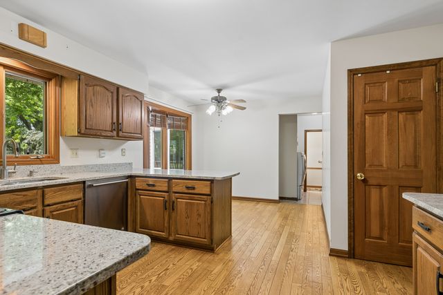 730 Yorktown Drive, Algonquin, IL 60102