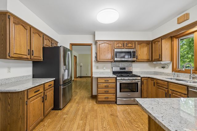 730 Yorktown Drive, Algonquin, IL 60102