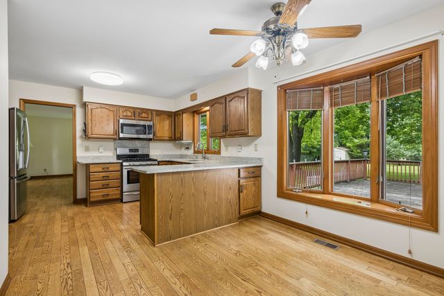 730 Yorktown Drive, Algonquin, IL 60102