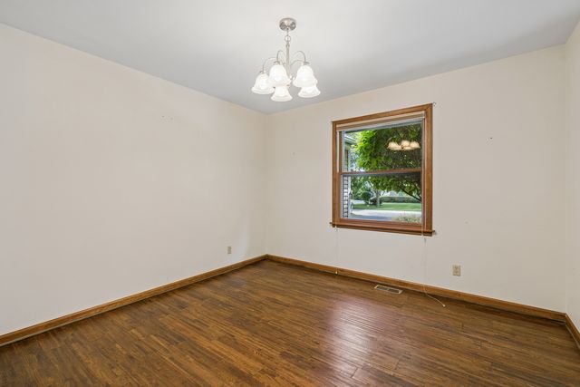 730 Yorktown Drive, Algonquin, IL 60102