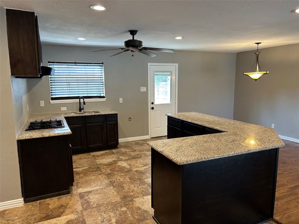 1414 harmon, Arlington, TX 76010