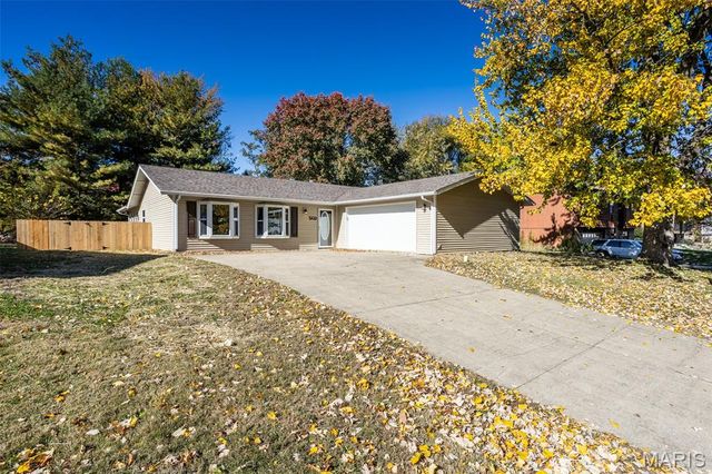 502 Lindenwood Drive, Troy, IL 62294