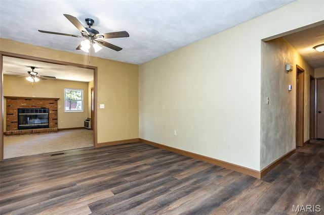 502 Lindenwood Drive, Troy, IL 62294