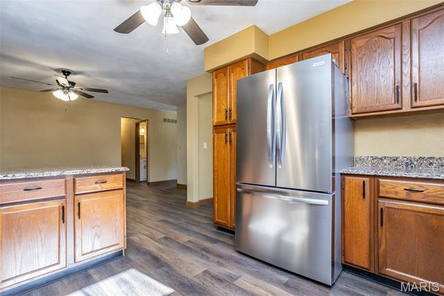 502 Lindenwood Drive, Troy, IL 62294