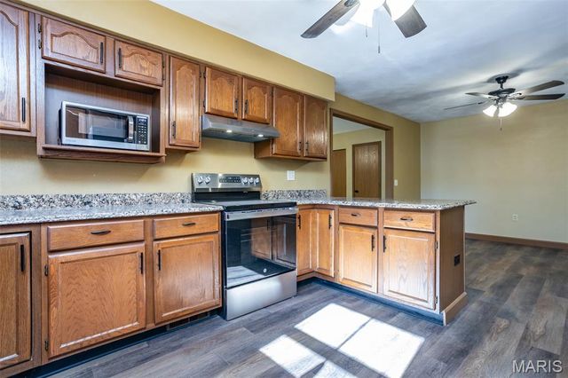 502 Lindenwood Drive, Troy, IL 62294