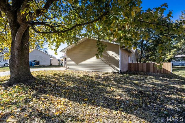 502 Lindenwood Drive, Troy, IL 62294