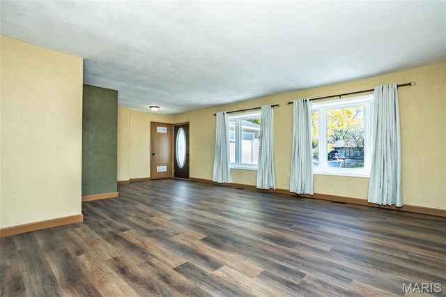 502 Lindenwood Drive, Troy, IL 62294