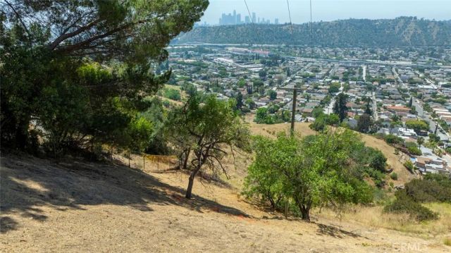 860 W Avenue 37, Mount Washington, CA 90065