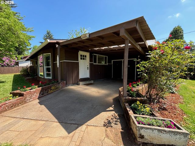 16800 Se IVON St, Portland, OR 97236