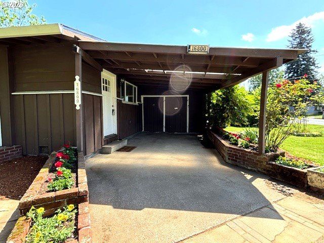 16800 Se IVON St, Portland, OR 97236