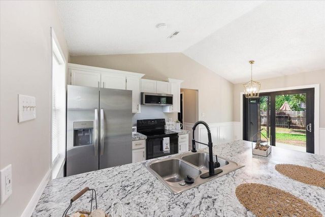 405 Amberjack Way, Summerville, SC 29485