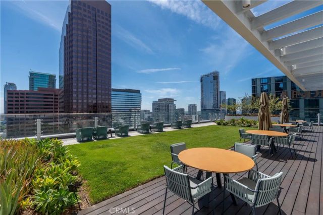 877 Francisco Street 819, Los Angeles, CA 90017