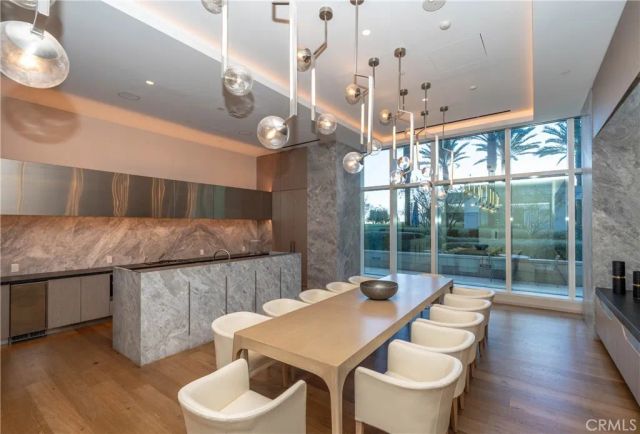 877 Francisco Street 819, Los Angeles, CA 90017