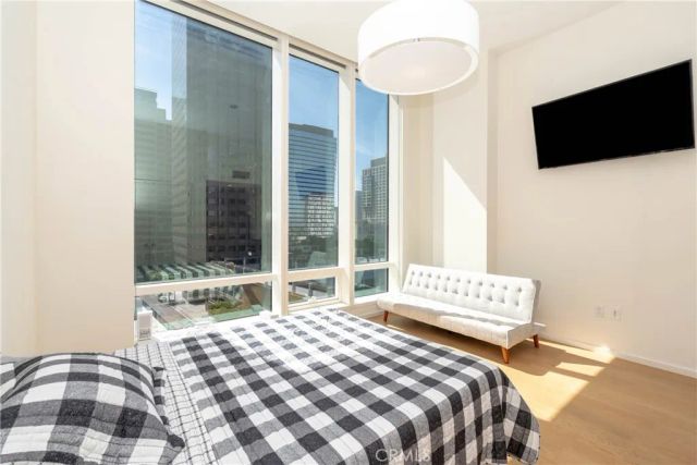 877 Francisco Street 819, Los Angeles, CA 90017