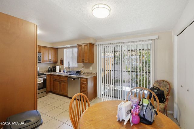 3102 S Sunset Villa, Tucson, AZ 85713