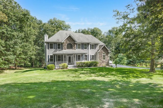 127 Shagbark Lane, Hopewell Junction, NY 12533