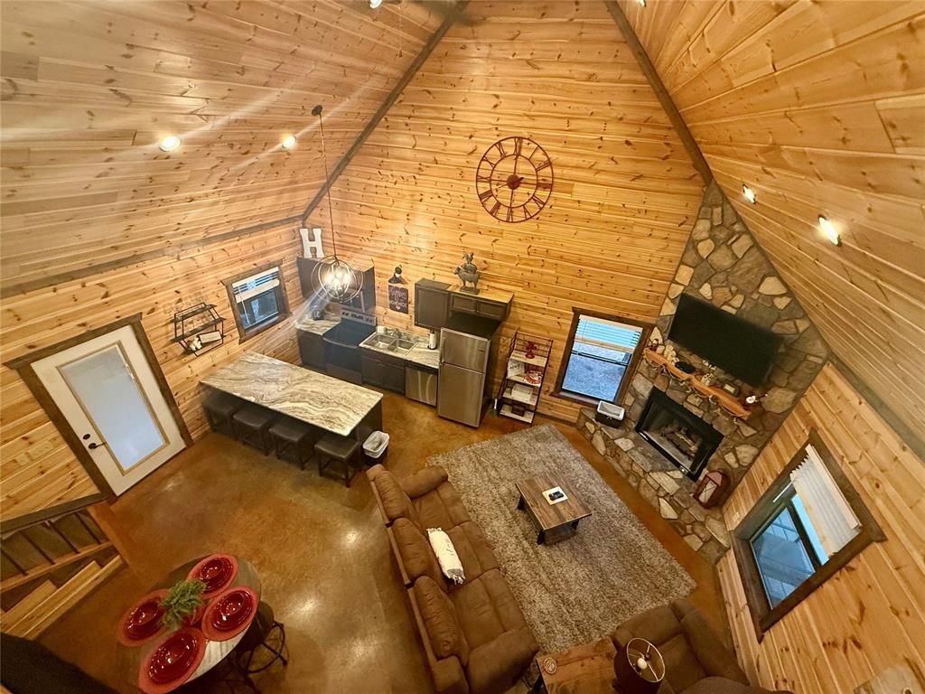 Image 1 of property listing at 8 Valor Court, Broken Bow, OK 74728