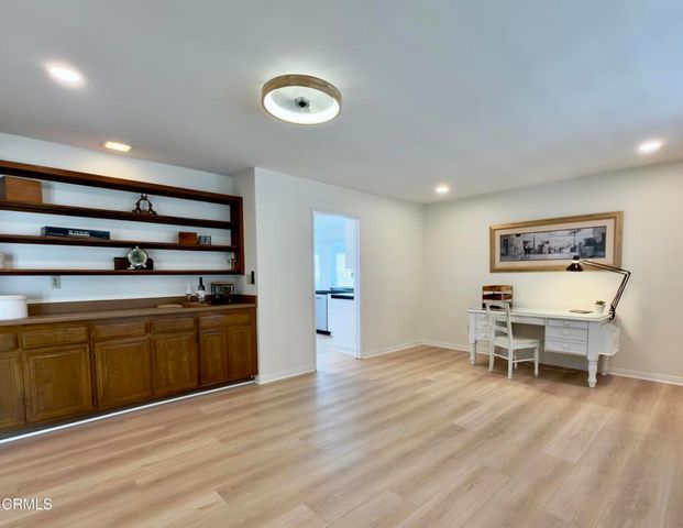 44006 Village 44, Camarillo, CA 93012