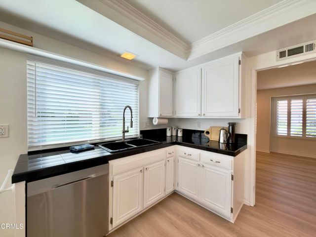 44006 Village 44, Camarillo, CA 93012