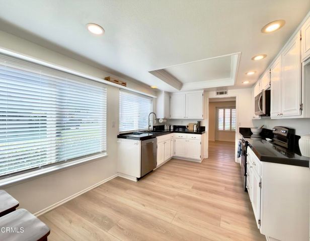 44006 Village 44, Camarillo, CA 93012