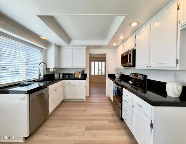 44006 Village 44, Camarillo, CA 93012